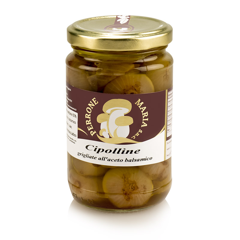 Grilled baby onions in balsamic vinegar