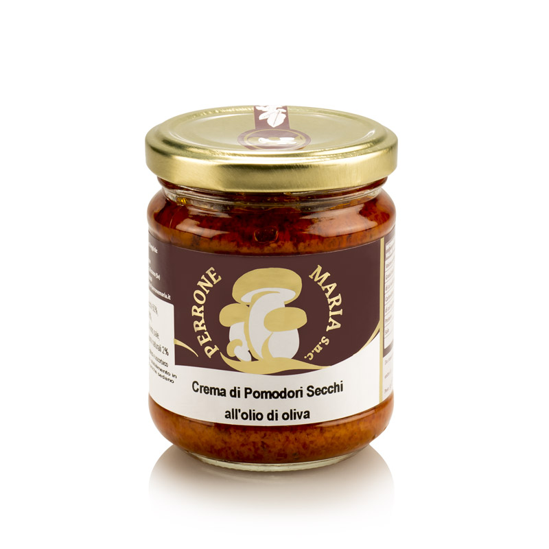 Cream of dried tomatoes in olive oil